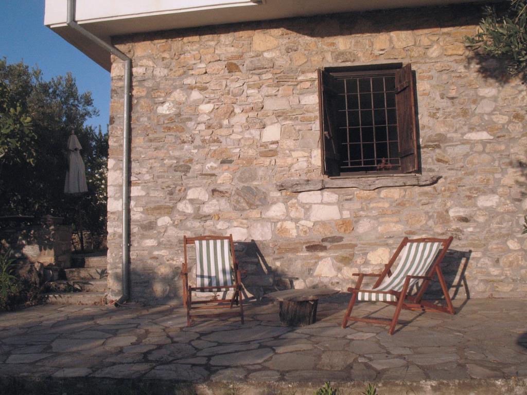 Traditional Stonehouse Потістіка Екстер'єр фото