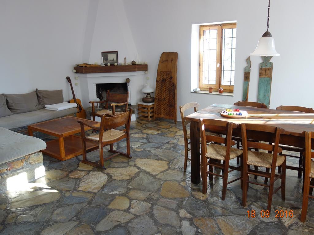Traditional Stonehouse Потістіка Екстер'єр фото